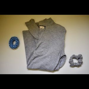 Hollister Fitted (stretchy) long sleeve top!